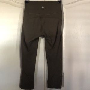 Lululemon Army Green Cropped 21 inch Legging